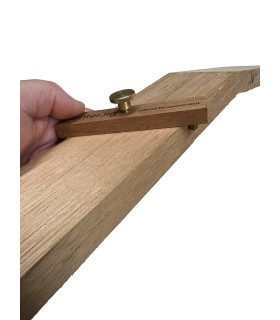 CenterJig om het midden af te tekenen op een stuk hout